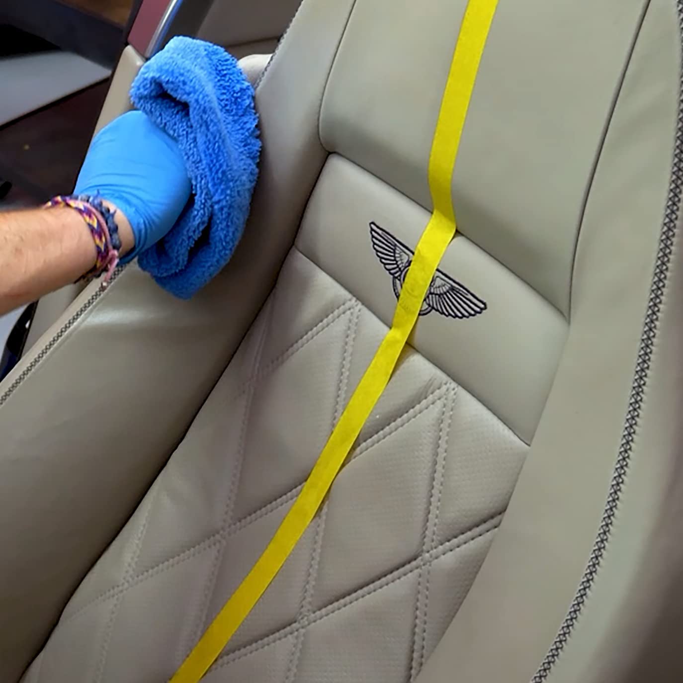 Malco Leather Conditioner for Cars - Cleans and Conditions Automotive Seats & Surfaces/Natural Moisturizers Soften, Restore and Protect Leather Interiors / 32 Oz (109932) - Image 9